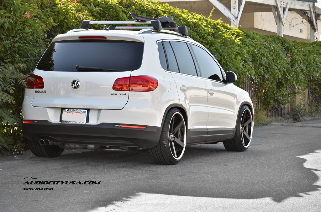 photo 4 Volkswagen Tiguan custom wheels Giovanna Mecca  20x10.0, ET , tire size 245/35 R20. x ET 