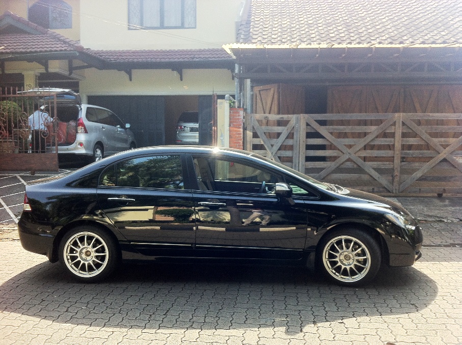 photo 2 Honda Civic custom wheels SSR Type F 17x8.0, ET +43, tire size 215/45 R17. x ET