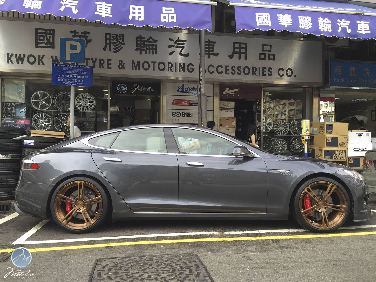 photo 2 Tesla Model S custom wheels Modulare B35 21x9.0, ET , tire size 245/35 R21. 21x10.5 ET 285/30 R21