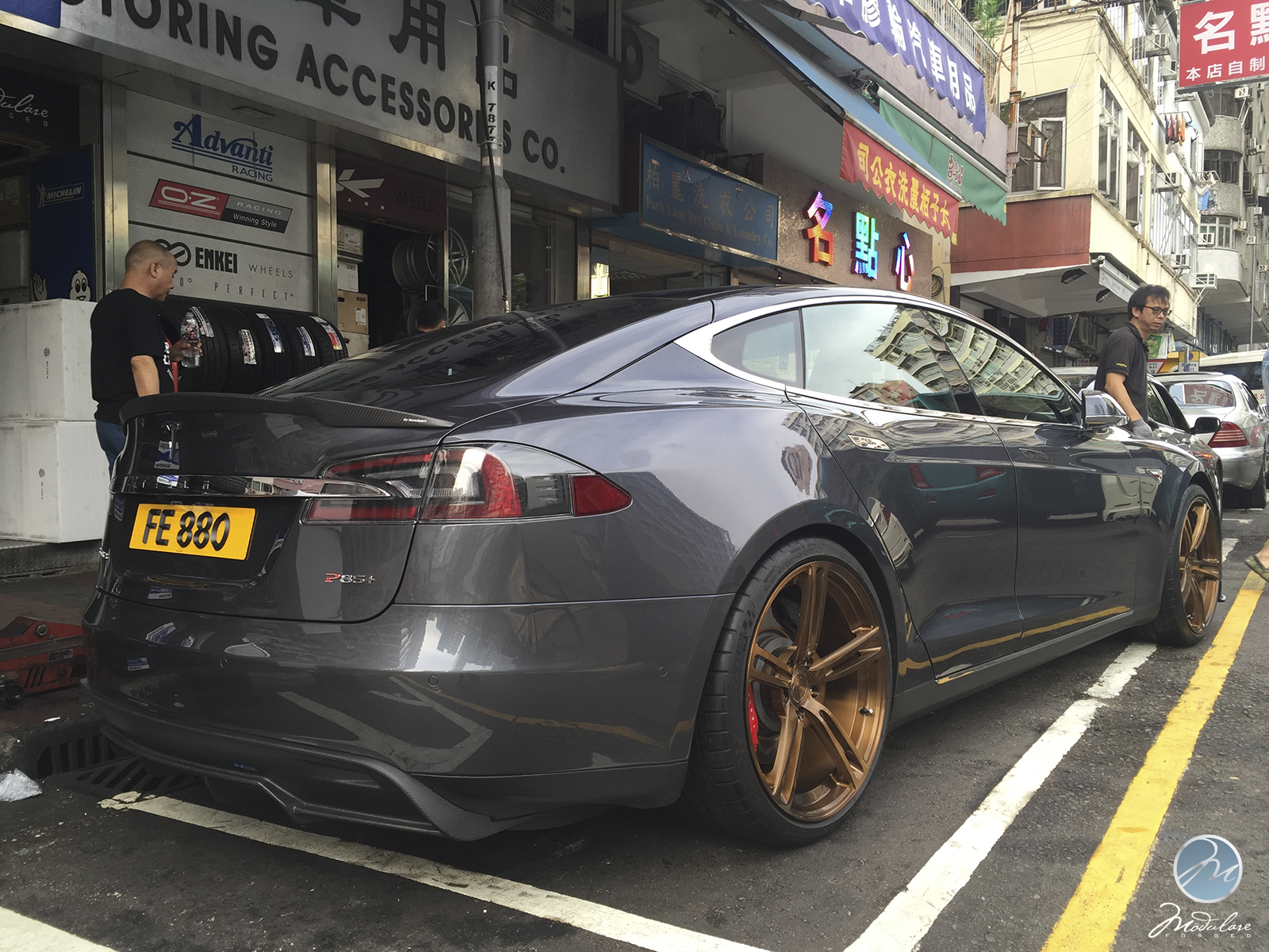photo 4 Tesla Model S custom wheels Modulare B35 21x9.0, ET , tire size 245/35 R21. 21x10.5 ET 285/30 R21