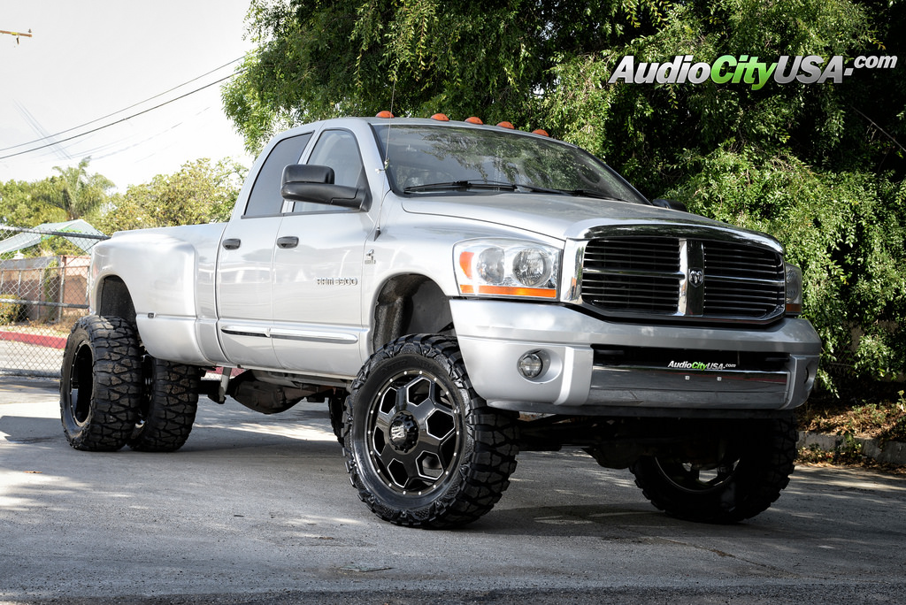 photo 2 Dodge Ram 3500 custom wheels XD815 Battalion 22x8.5, ET , tire size 345/55 R22. x ET 