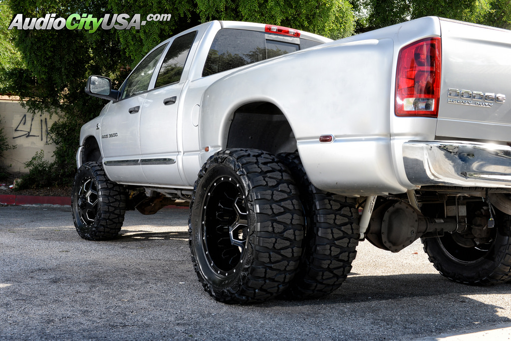 photo 6 Dodge Ram 3500 custom wheels XD815 Battalion 22x8.5, ET , tire size 345/55 R22. x ET 