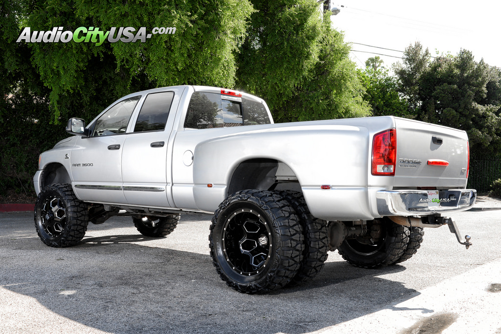 photo 8 Dodge Ram 3500 custom wheels XD815 Battalion 22x8.5, ET , tire size 345/55 R22. x ET 
