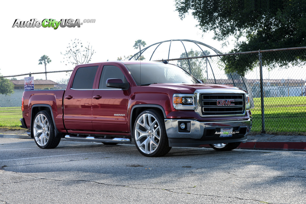 photo 4 GMC Sierra 1500 custom wheels Sierra Replica 26x10.0, ET , tire size 305/30 R26. x ET 