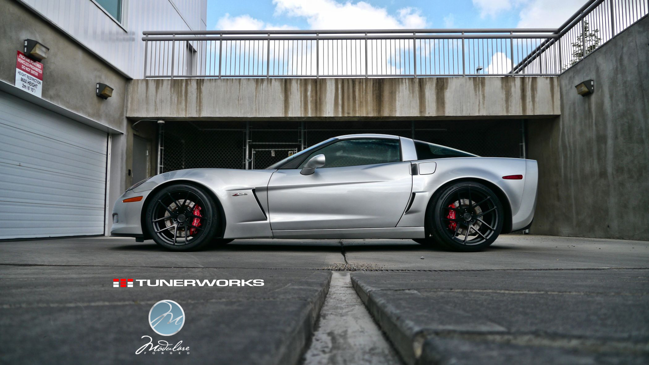 photo 3 Chevrolet Corvette custom wheels Modulare B18 Evo 19x10.0, ET , tire size X R19. 20x13.0 ET 