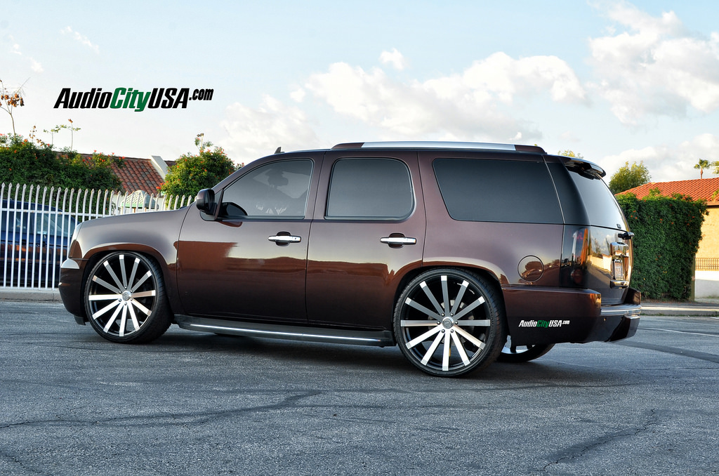 photo 3 GMC Yukon custom wheels Velocity VW 12 26x10.0, ET , tire size 295/30 R26. x ET