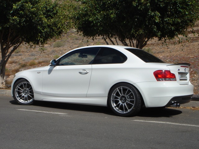 photo 2 BMW  135 custom wheels OZ  Ultraleggera 18x8.0, ET +40, tire size 225/40 R18. 18x9.0 ET+40 255/35 R18