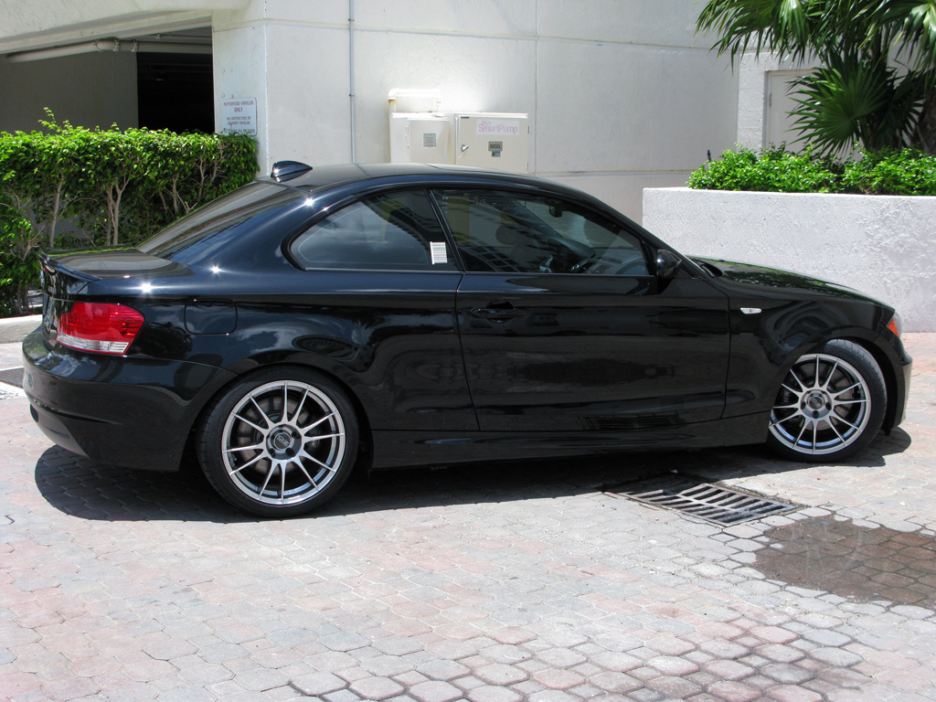 photo 2 BMW  135 custom wheels OZ  Ultraleggera 18x8.0, ET +40, tire size 225/40 R18. 18x9.0 ET+40 255/35 R18