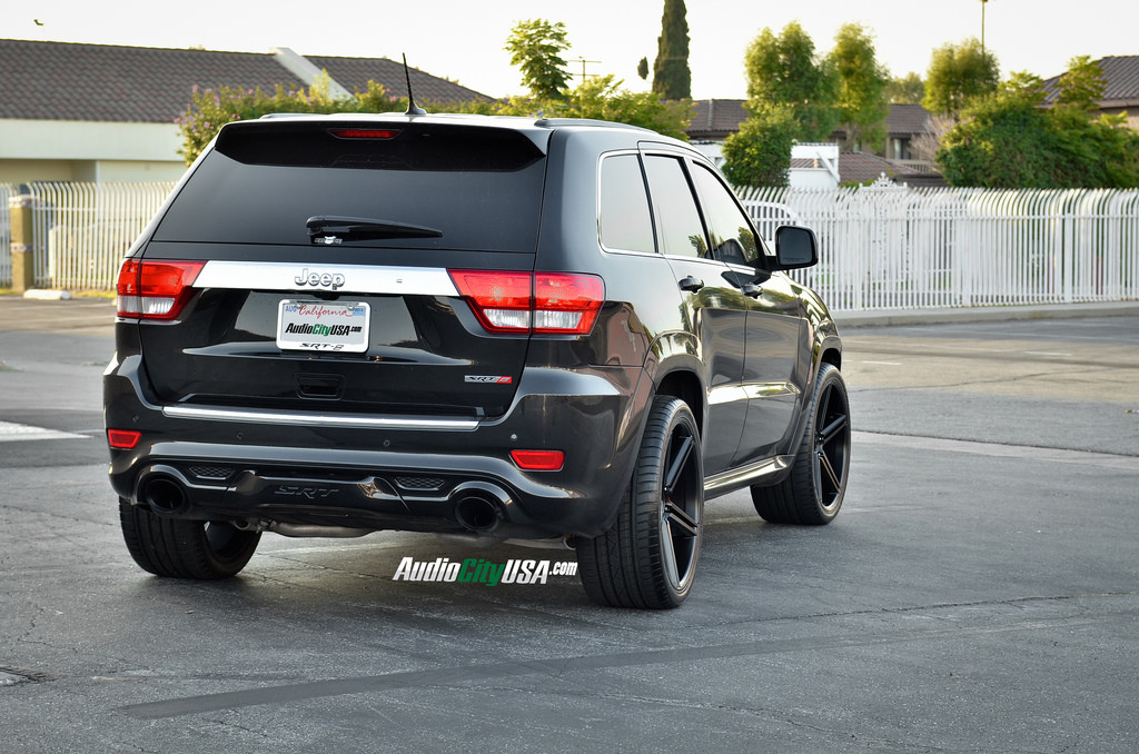 photo 4 Jeep Grand Cherokee custom wheels Gianelle Lucca 22x10.5, ET , tire size 285/35 R22. x ET