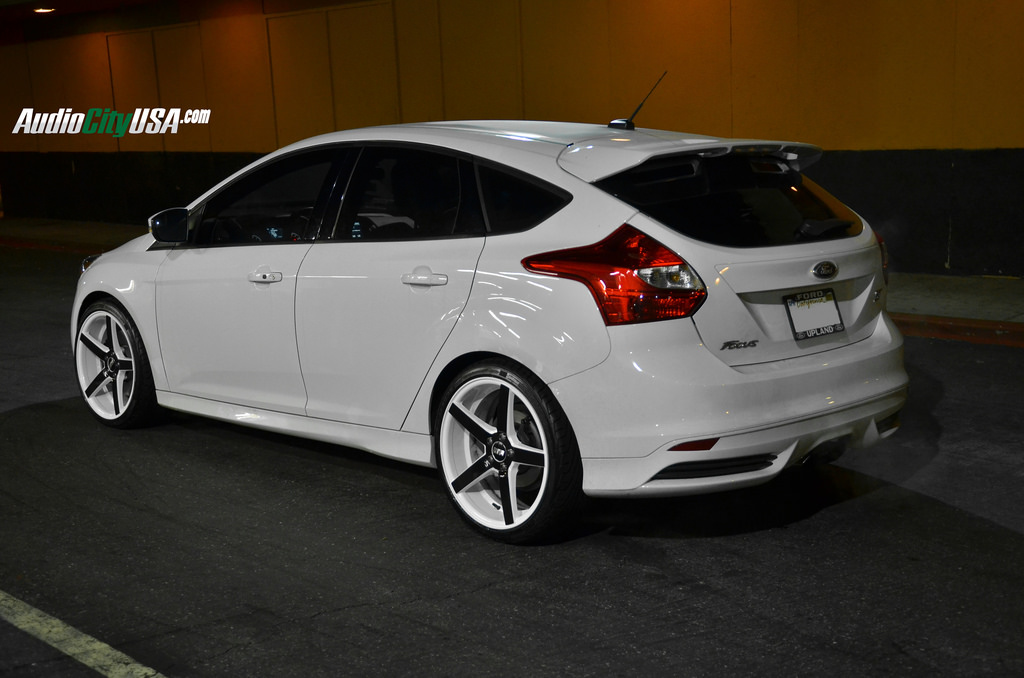 photo 2 Ford Focus ST custom wheels STR 607 19x8.5, ET , tire size 235/35 R19. x ET 