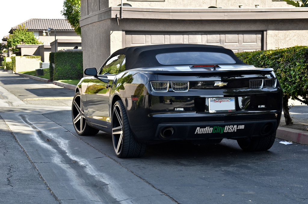photo 2 Chevrolet Camaro custom wheels Giovanna Dramuno 22x9.0, ET , tire size X R22. 22x10.5 ET 