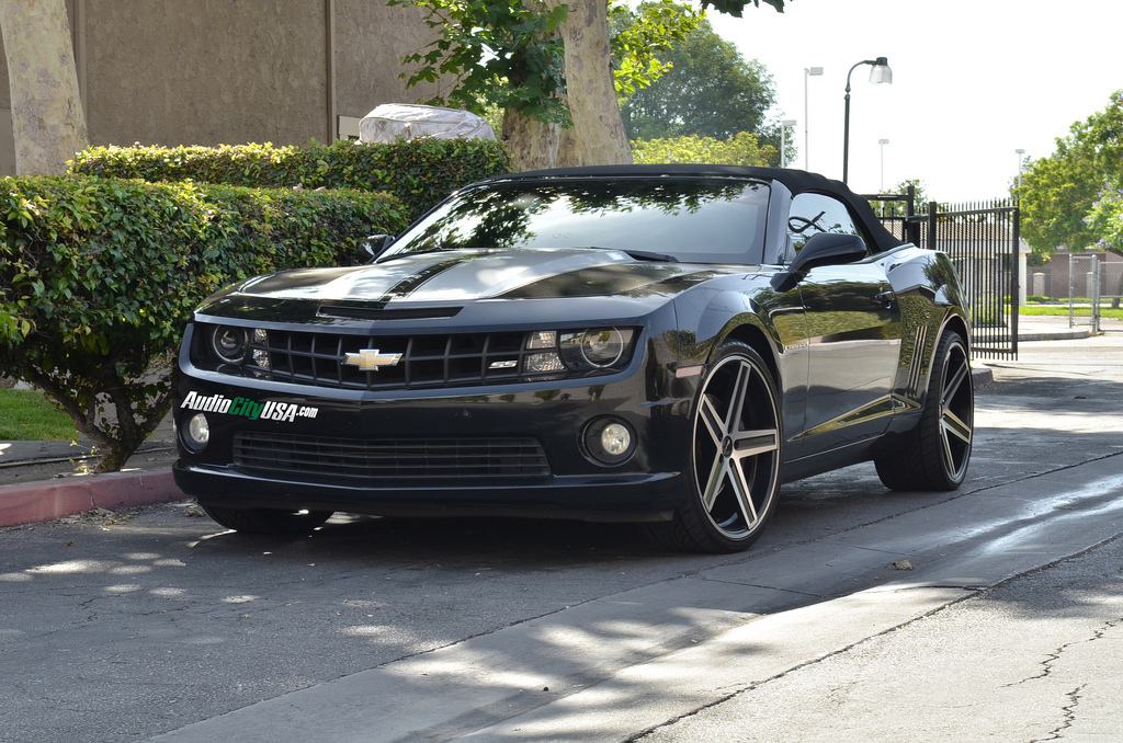 photo 5 Chevrolet Camaro custom wheels Giovanna Dramuno 22x9.0, ET , tire size X R22. 22x10.5 ET 