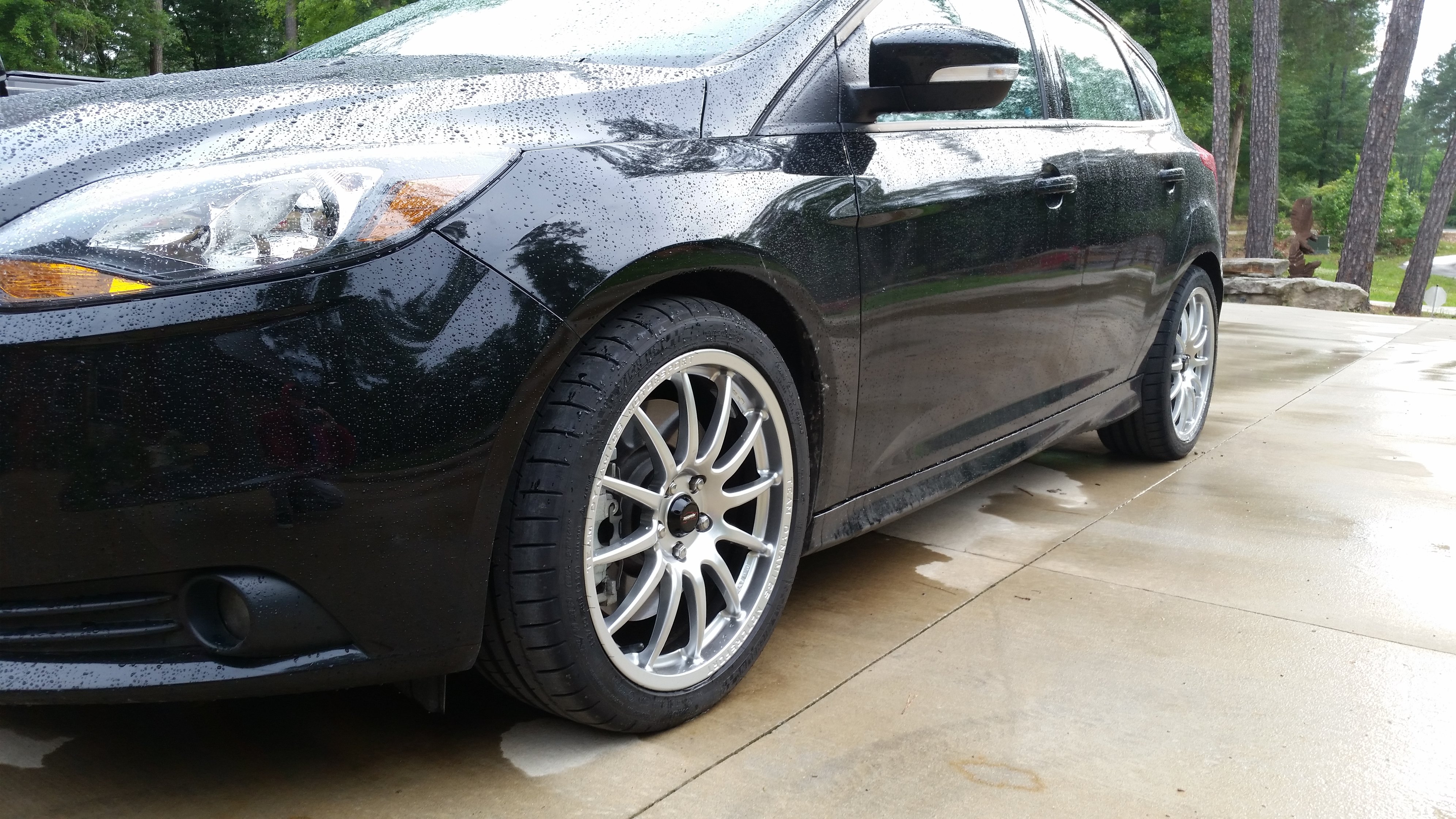 photo 1 Ford Focus ST custom wheels Team Dynamics 18x8.0, ET +42, tire size 235/40 R18. x ET