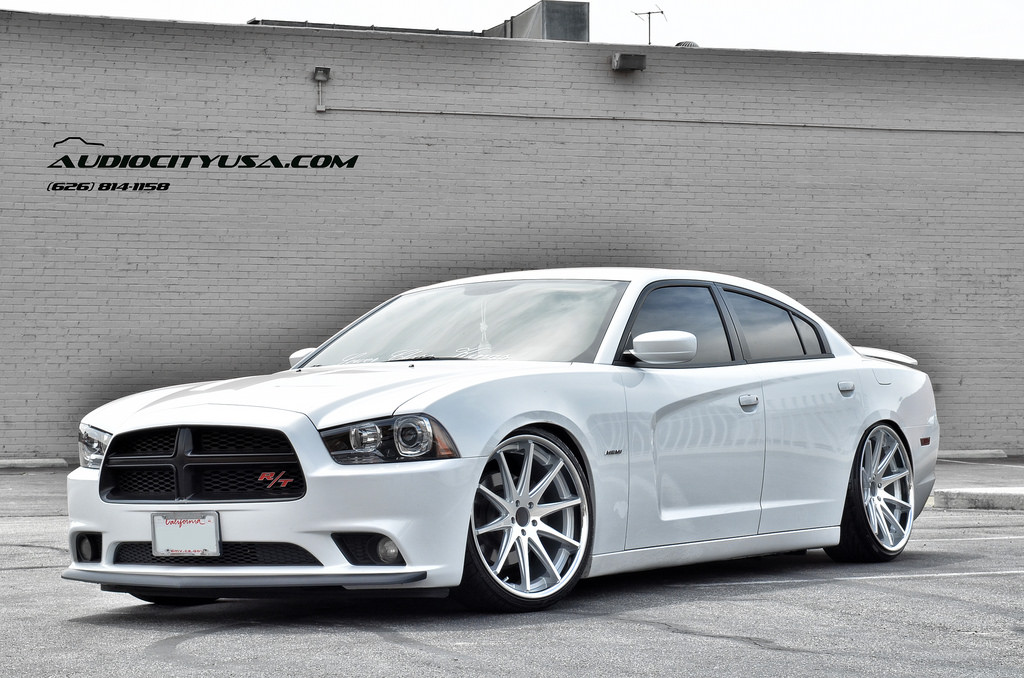 photo 3 Dodge Charger custom wheels Rohana RC-10 22x9.0, ET , tire size 235/30 R22. 22x10.5 ET 245/30 R22