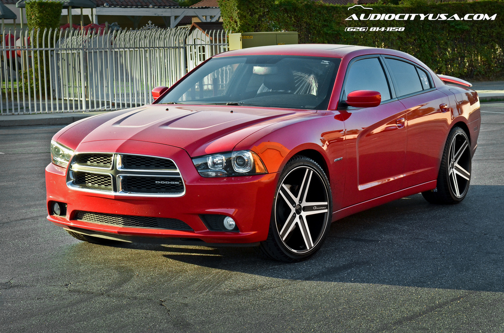 photo 1 Dodge Charger custom wheels Giovanna Dramadio RL 22x9.0, ET , tire size 265/35 R22. 22x10.5 ET 295/30 R22