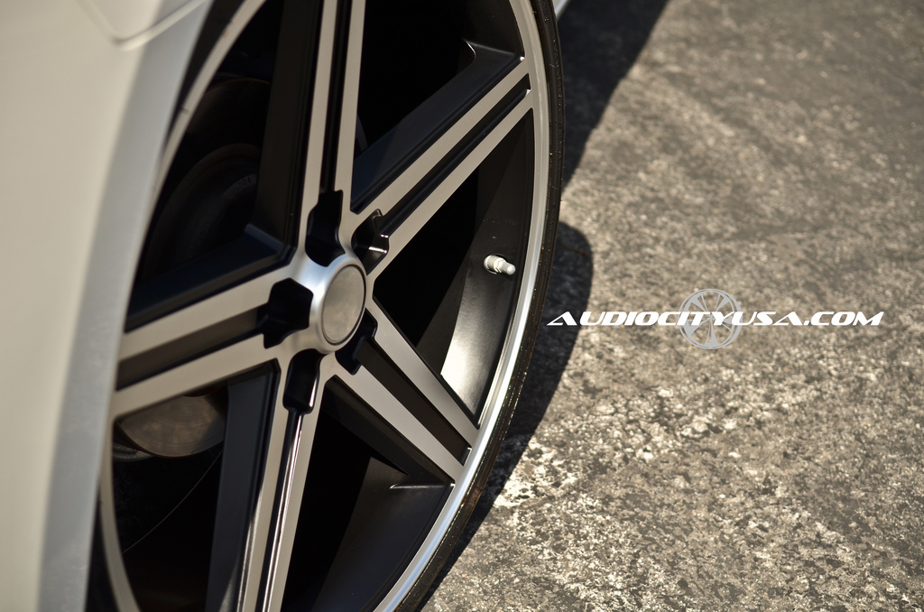 photo 4 Dodge Charger custom wheels IROC  24x9.0, ET , tire size 275/25 R24. x ET