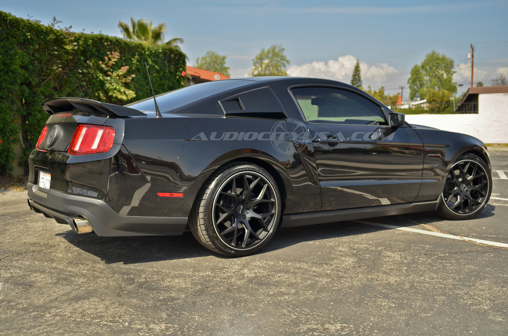 photo 2 Ford Mustang custom wheels Gianelle Puerto 20x8.5, ET , tire size X R20. 20x10.0 ET