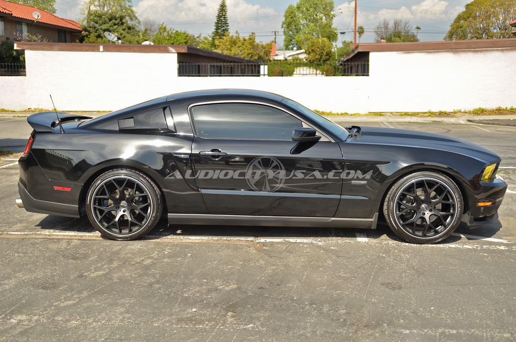 photo 4 Ford Mustang custom wheels Gianelle Puerto 20x8.5, ET , tire size X R20. 20x10.0 ET