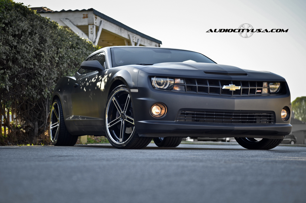 photo 5 Chevrolet Camaro custom wheels Zenetti Capri bm 22x9.0, ET , tire size 265/35 R22. 22x10.5 ET 295/30 R22