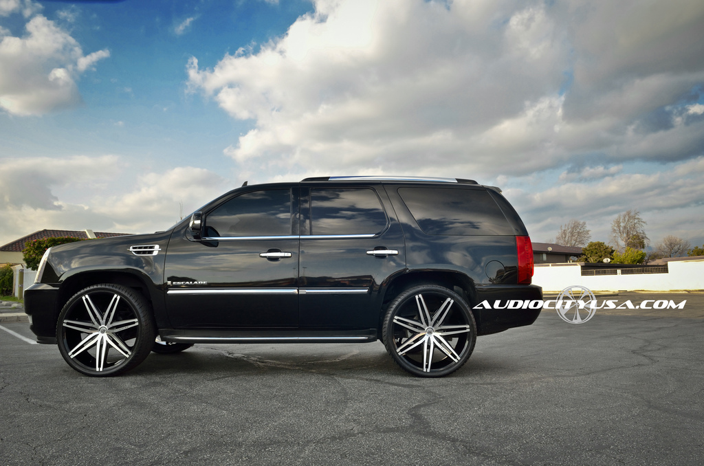 photo 2 Cadillac Escalade custom wheels Lexani Johnson 26x10.0, ET , tire size 305/30 R26. x ET 
