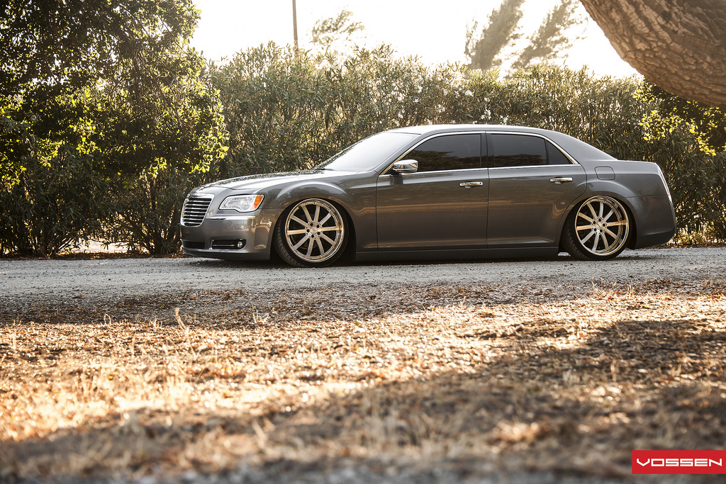 photo 1 Chrysler 300C custom wheels Vossen VVS-083 22x9.0, ET , tire size X R22. 22x10.5 ET