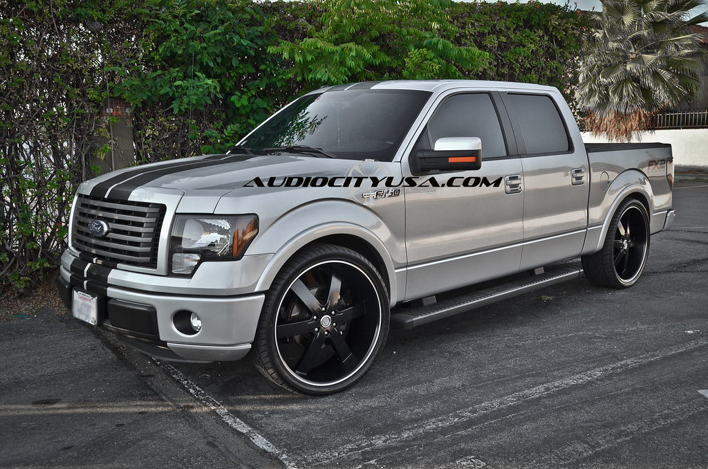 photo 2 Ford F-150 custom wheels U2 55 26x, ET , tire size 305/30 R26. x ET 