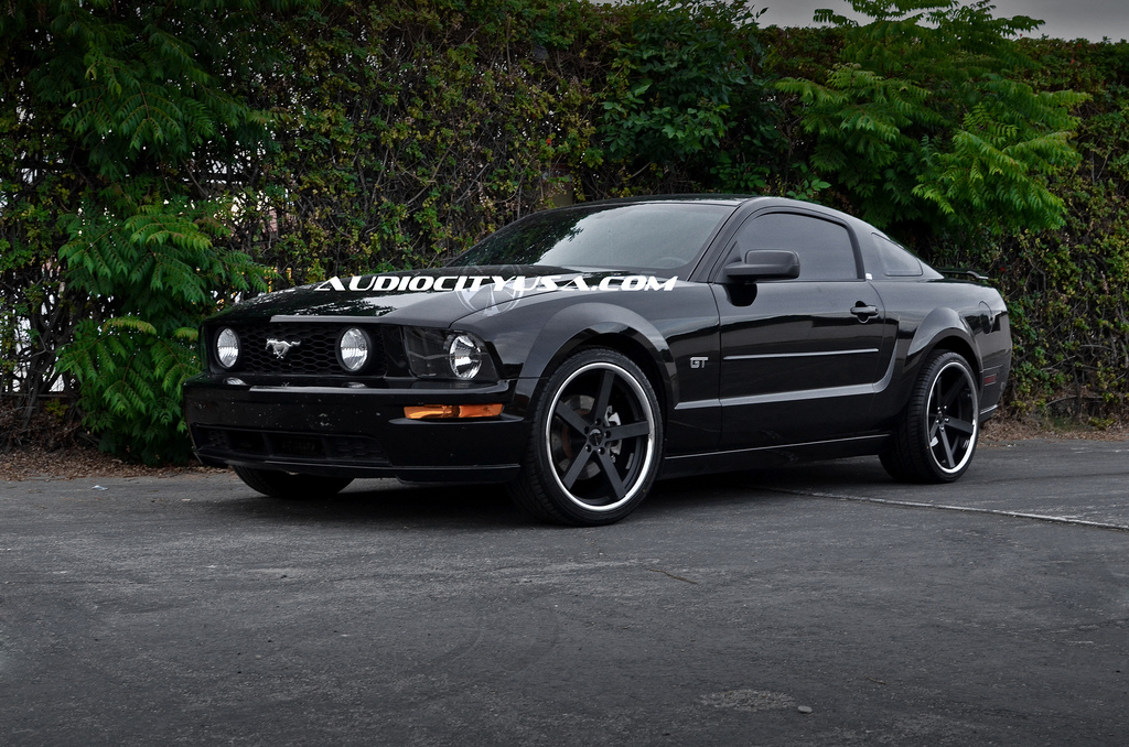 photo 4 Ford Mustang custom wheels Giovanna Mecca 20x, ET , tire size 245/35 R20. x ET 275/30 R