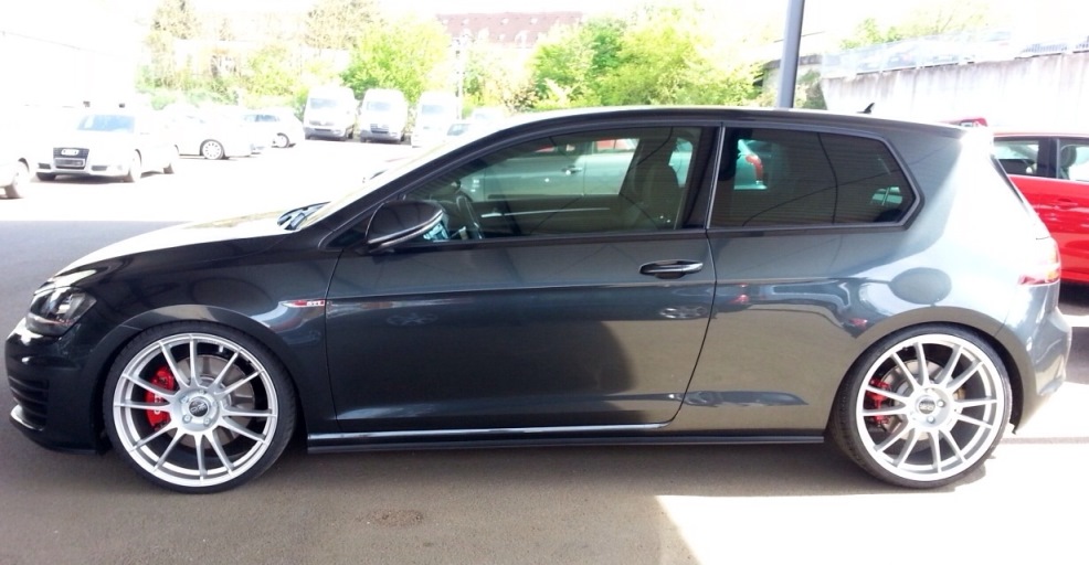 photo 3 Volkswagen Golf GTI custom wheels OZ ULTRALEGGERA 20x8.5, ET +48, tire size 235/30 R20. x ET