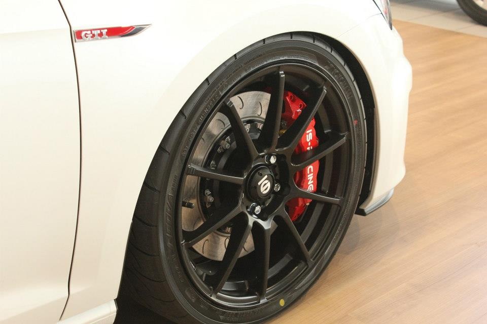 photo 1 Volkswagen Golf GTI custom wheels SPARCO  ASSETTO GARA 18x8.0, ET +38, tire size 225/40 R18. x ET 