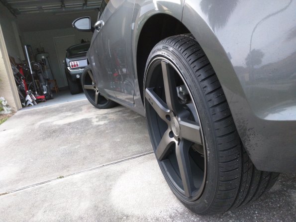 photo 2 Volkswagen Golf GTI custom wheels Niche  Milan  19x8.5, ET +48, tire size 235/35 R19. x ET 