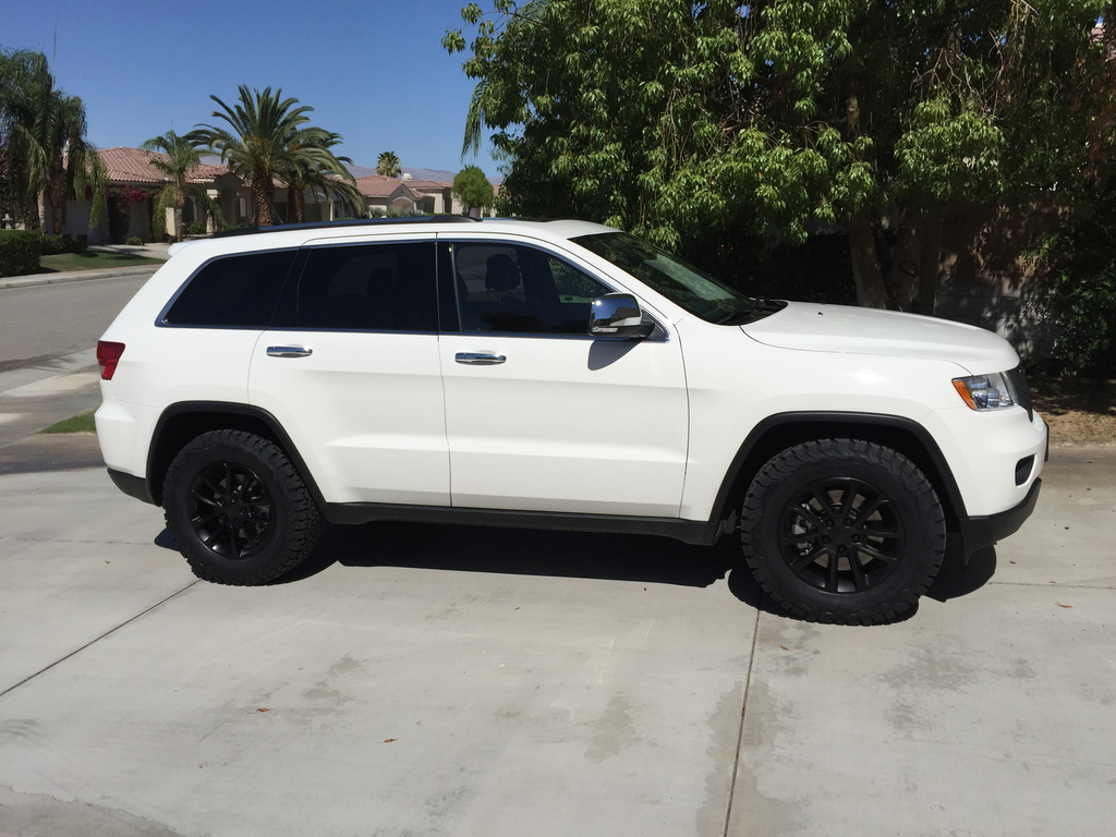 photo 2 Jeep Grand Cherokee custom wheels OEM 18x, ET , tire size 275/65 R18. x ET