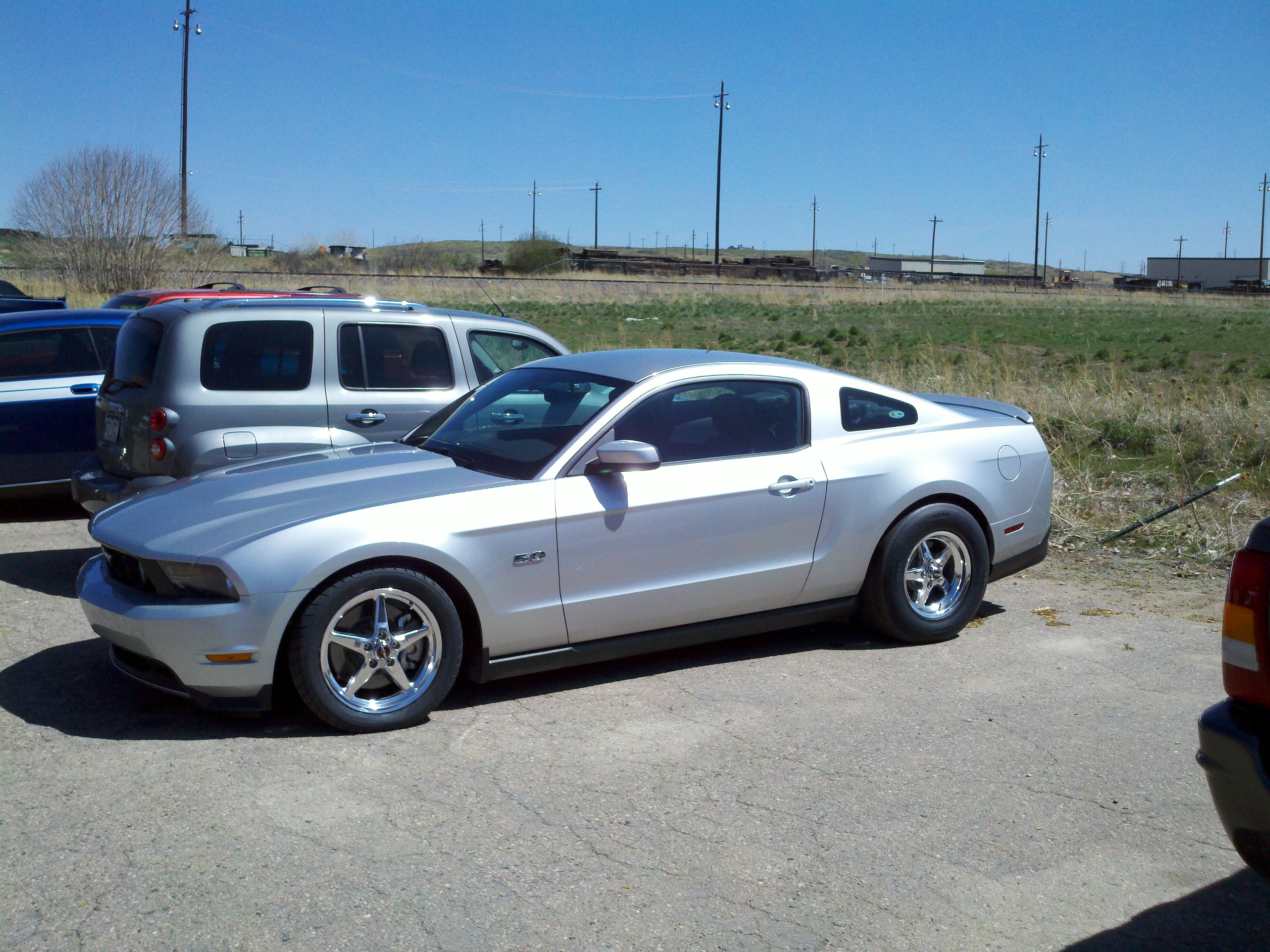 photo 1 Ford Mustang custom wheels   17x, ET , tire size 185/55 R17. 15x10.0 ET 275/60 R15