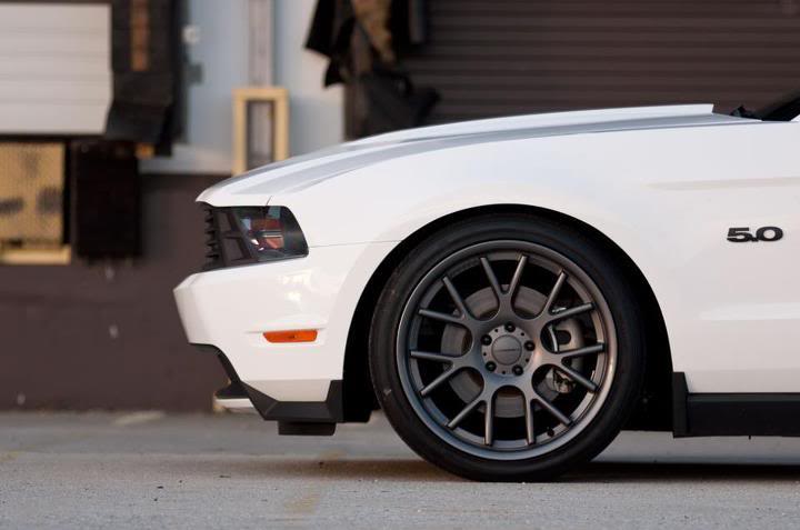 photo 1 Ford Mustang custom wheels Vossen VVS-CV2 20x9.0, ET +32, tire size 255/35 R20. 20x10.5 ET+45 295/35 R20