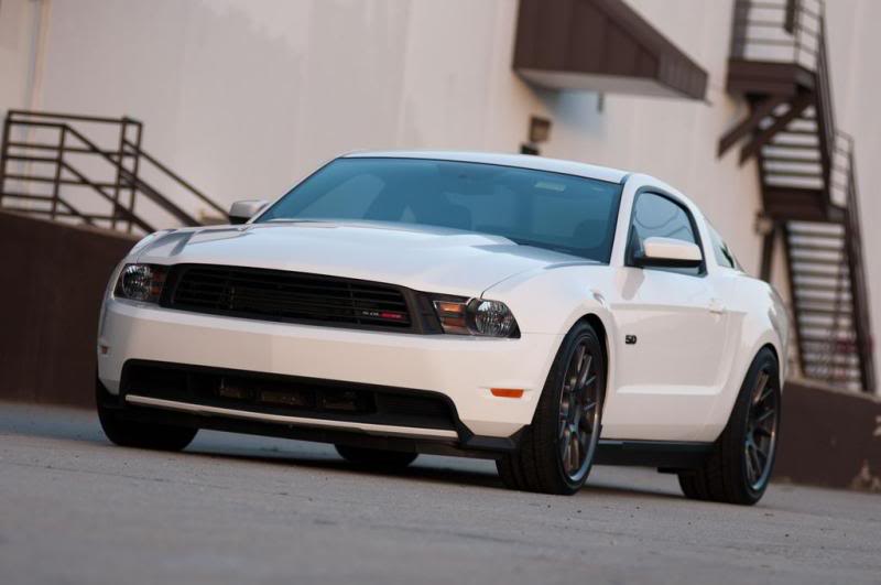 photo 4 Ford Mustang custom wheels Vossen VVS-CV2 20x9.0, ET +32, tire size 255/35 R20. 20x10.5 ET+45 295/35 R20