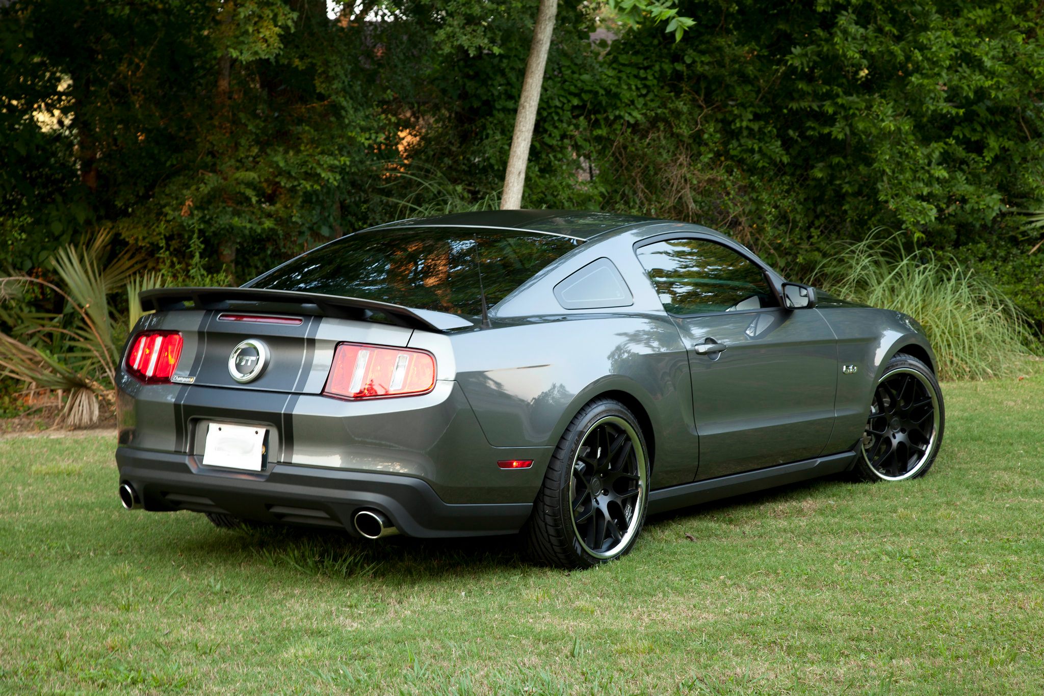 photo 2 Ford Mustang custom wheels Niché Mugello 20x8.5, ET , tire size X R20. x ET