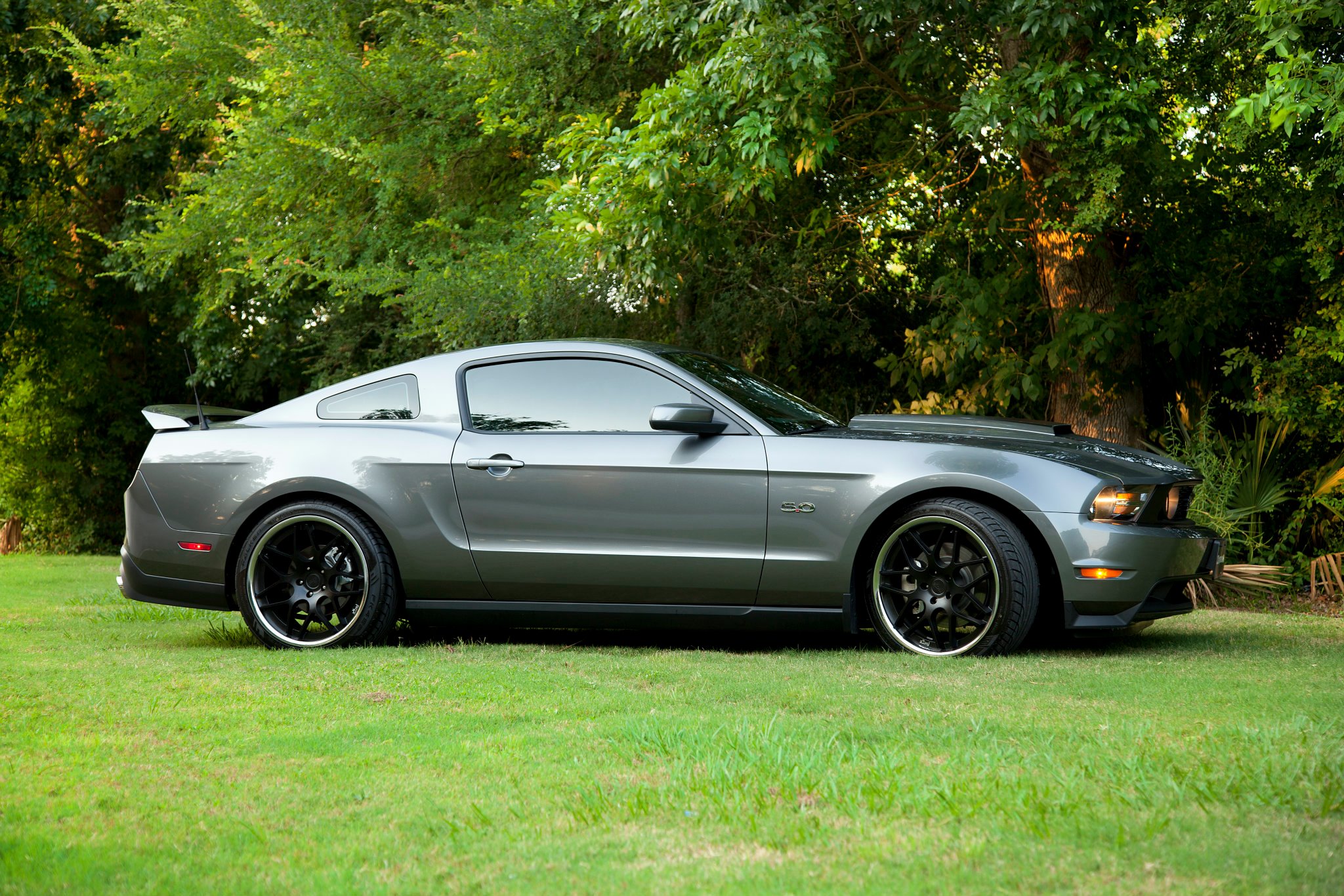 photo 3 Ford Mustang custom wheels Niché Mugello 20x8.5, ET , tire size X R20. x ET