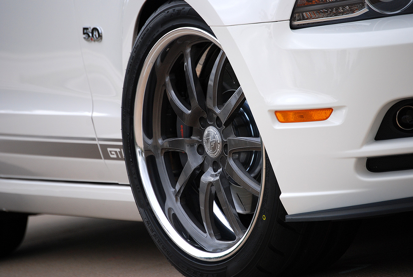 photo 2 Ford Mustang custom wheels Forged  Super Sport 20x9.0, ET , tire size 275/35 R20. 20x10.5 ET 315/35 R20