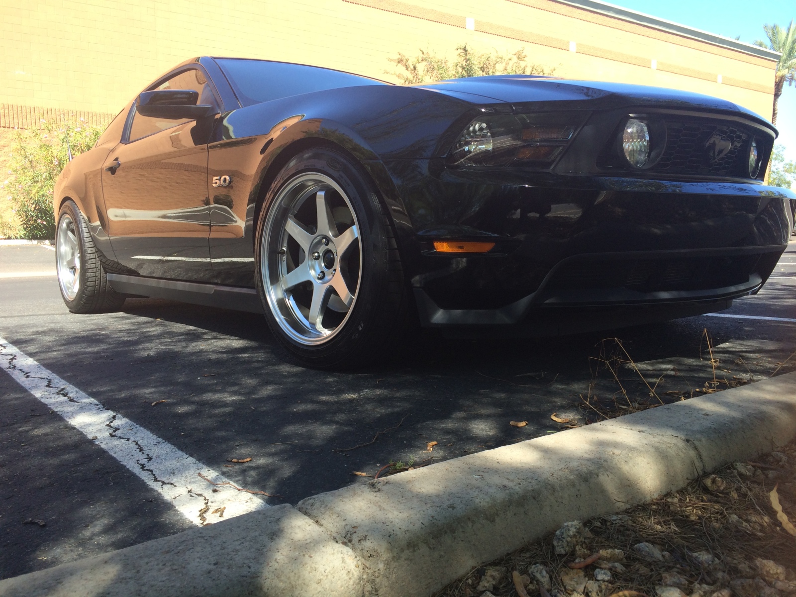 photo 1 Ford Mustang custom wheels Varrstoen ES2 19x9.5, ET +22, tire size 245/45 R19. x ET 275/40 R