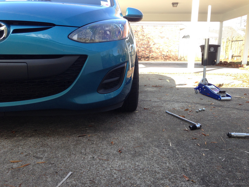 photo 2 Mazda Mazda2 custom wheels Enkei RPF1  14x7.0, ET +19, tire size 195/60 R14. x ET 