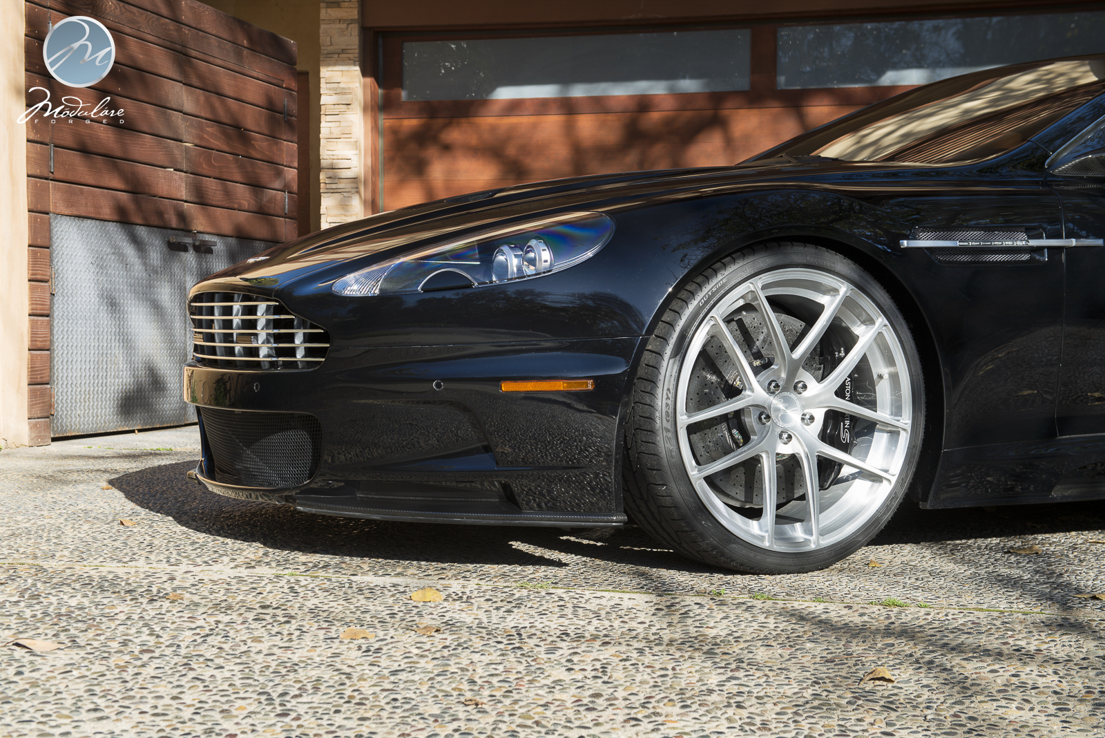 photo 1 Aston Martin DBS custom wheels Modulare  B18 Evo 21x, ET , tire size X R21. x ET