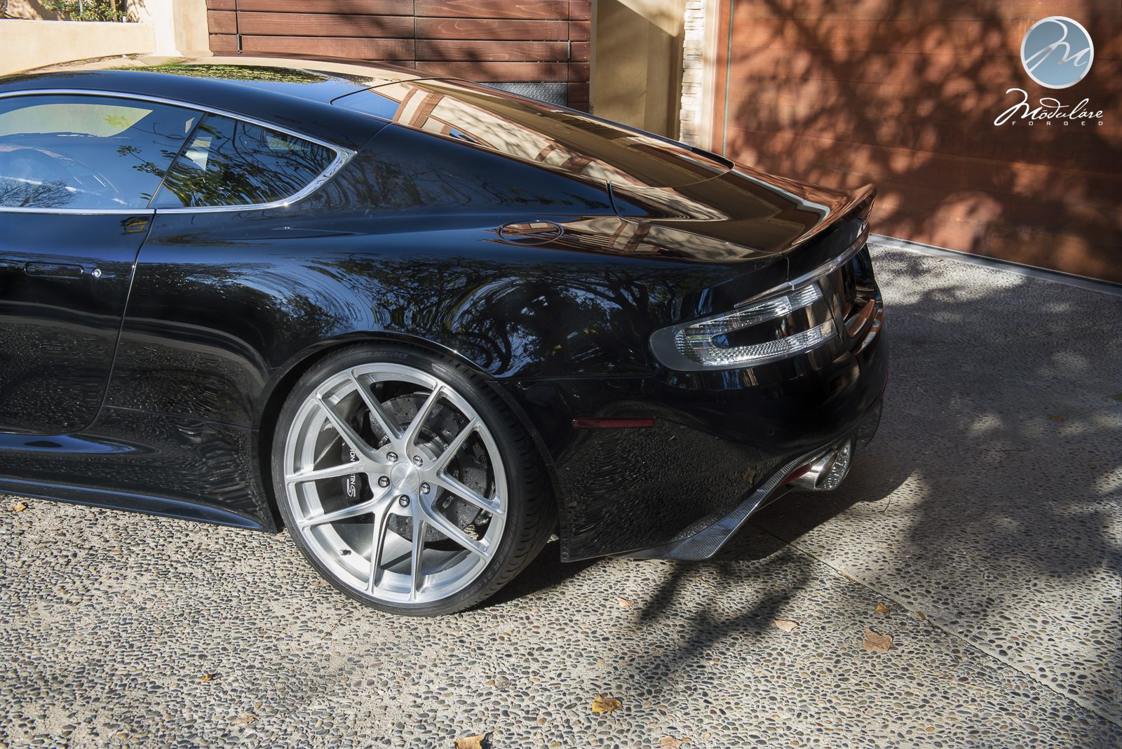 photo 2 Aston Martin DBS custom wheels Modulare  B18 Evo 21x, ET , tire size X R21. x ET