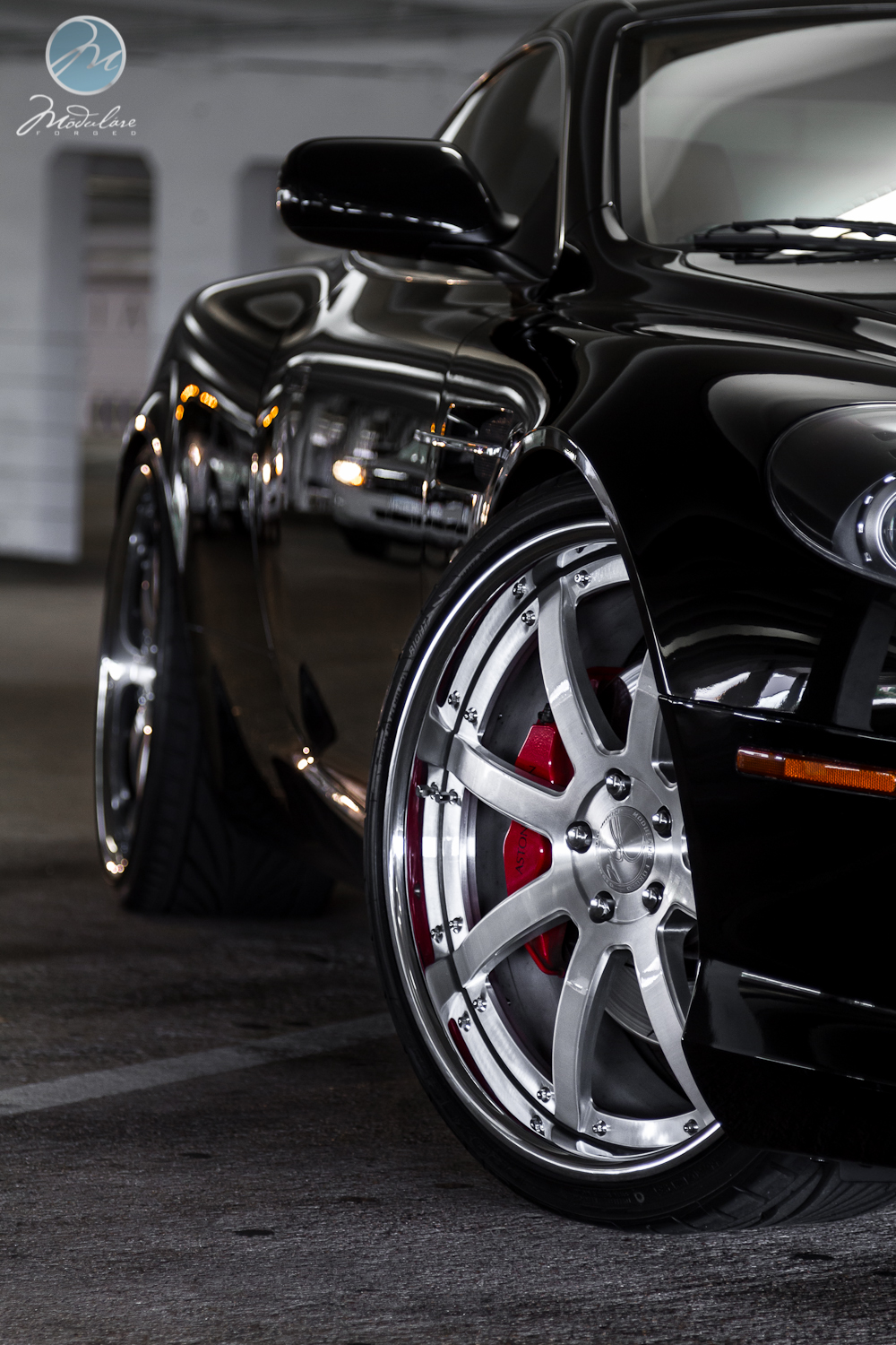 photo 6 Aston Martin DB9 custom wheels Modulare  M28  21x9.0, ET , tire size 255/30 R21. 21x10.5 ET 295/25 R21