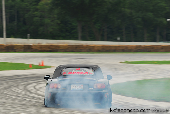 photo 9 Mazda MX-5 Miata custom wheels SSR SP1-R 16x8.0, ET 0, tire size 205/40 R16. 16x9.0 ET+13 215/45 R16