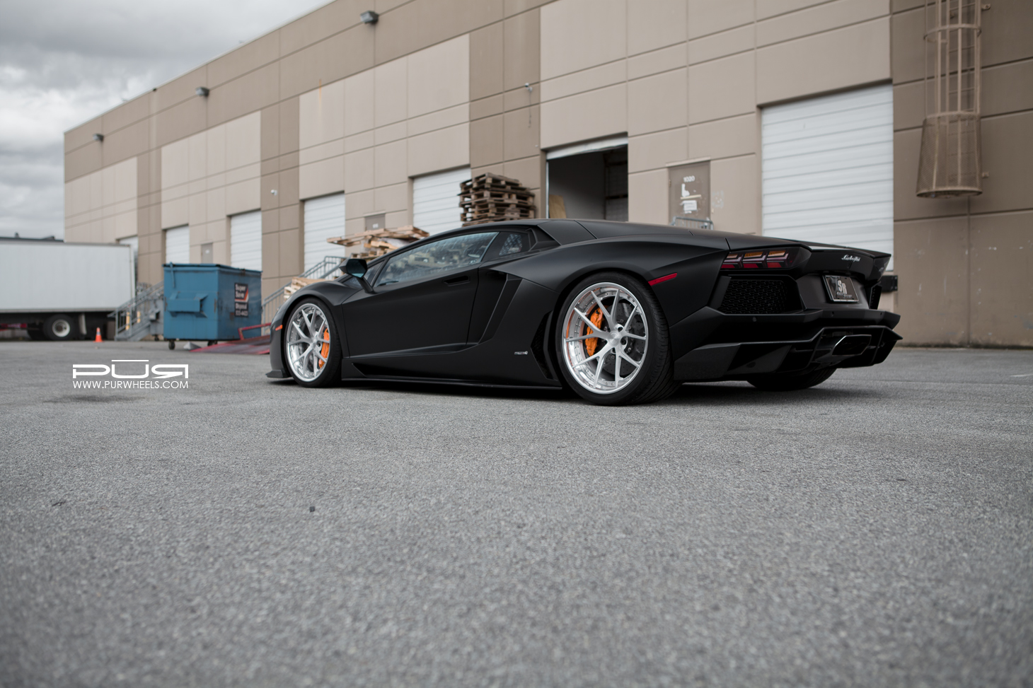photo 3 Lamborghini Aventador custom wheels PUR LX04 20x9.0, ET , tire size X R20. 21x12.5 ET 