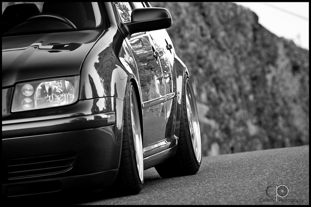 photo 1 Volkswagen Jetta custom wheels   17x8.5, ET +23, tire size 215/45 R17. 17x8.5 ET+17 