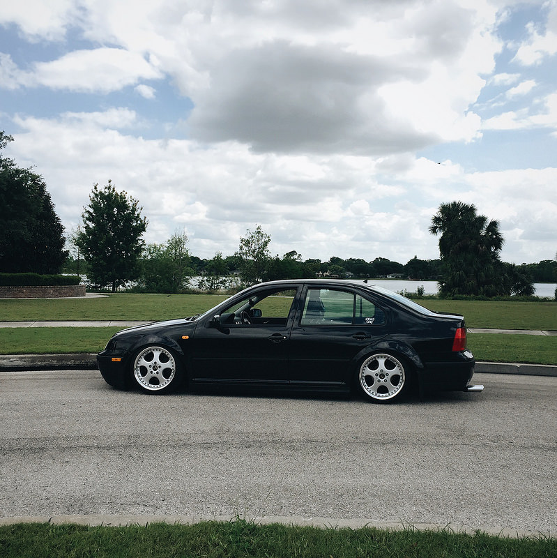 photo 2 Volkswagen Jetta custom wheels Work 17x8.0, ET +12, tire size 205/40 R17. 17x9.0 ET+23