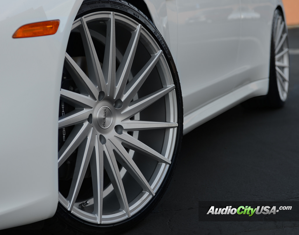 photo 1 Porsche Panamera custom wheels Varro VD 15 22x9.0, ET , tire size 265/30 R22. 22x10.5 ET 305/25 R22