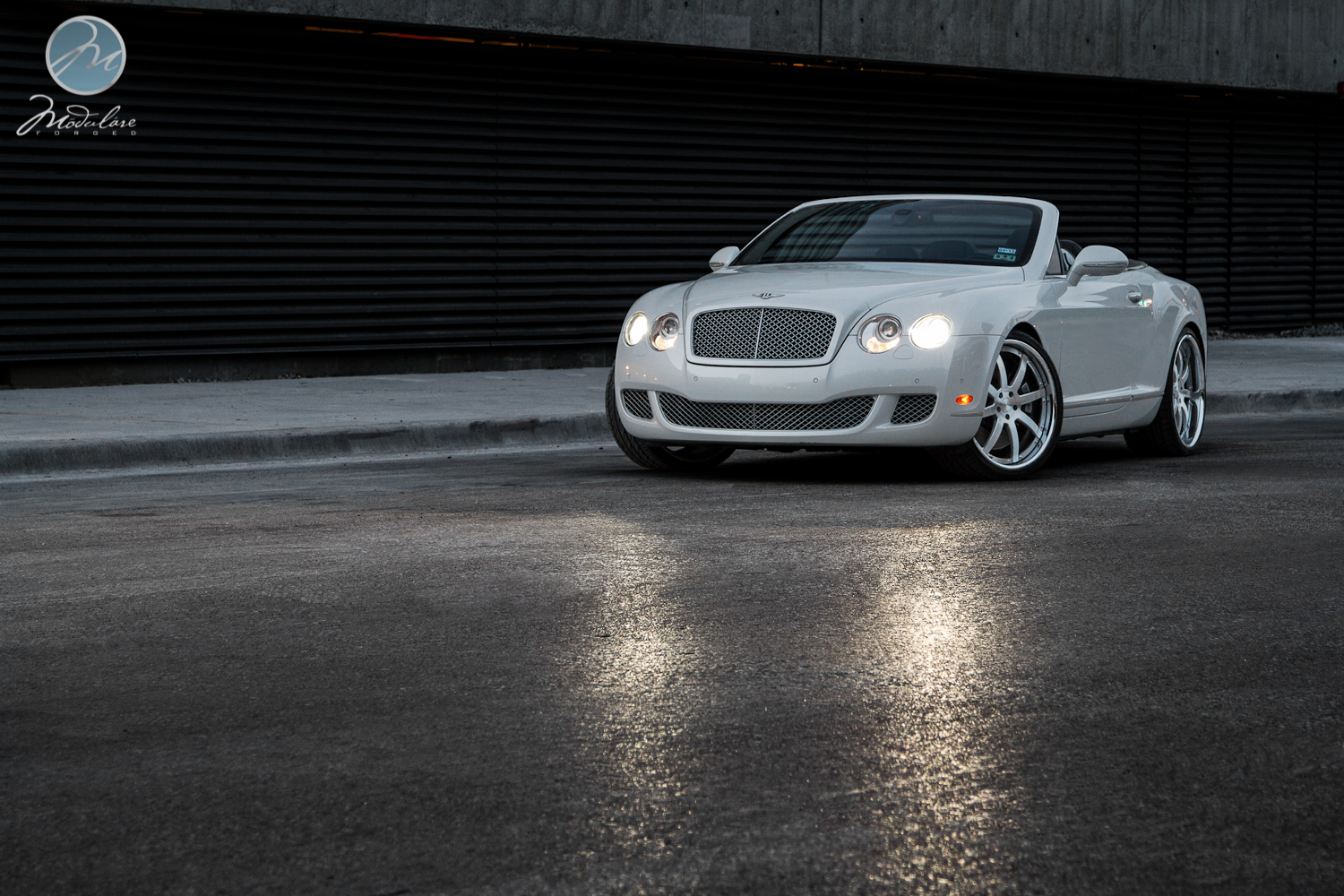 photo 2 Bentley Continental GTC custom wheels Modulare M28 22x9.5, ET , tire size 265/30 R22. 22x10.5 ET 295/25 R22