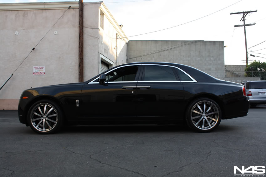 photo 5 Rolls-Royce Ghost custom wheels Vossen VVS083 22x9.0, ET , tire size 265/35 R22. 22x10.5 ET 295/30 R22