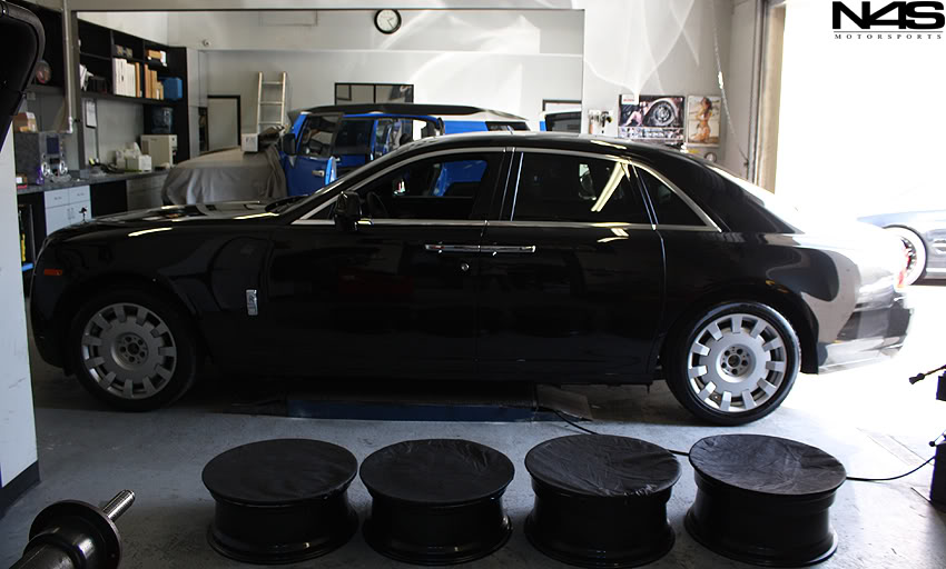 photo 7 Rolls-Royce Ghost custom wheels Vossen VVS083 22x9.0, ET , tire size 265/35 R22. 22x10.5 ET 295/30 R22